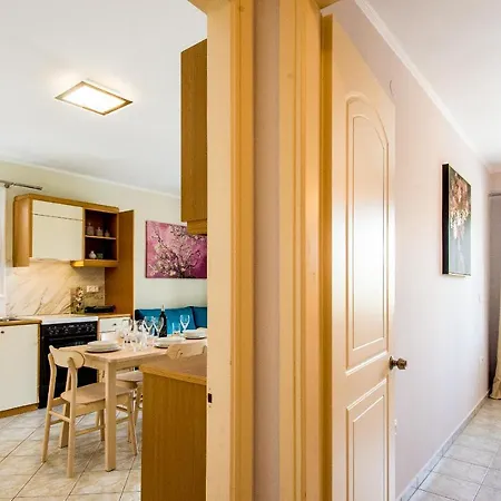 Elena's 3 Apartment *